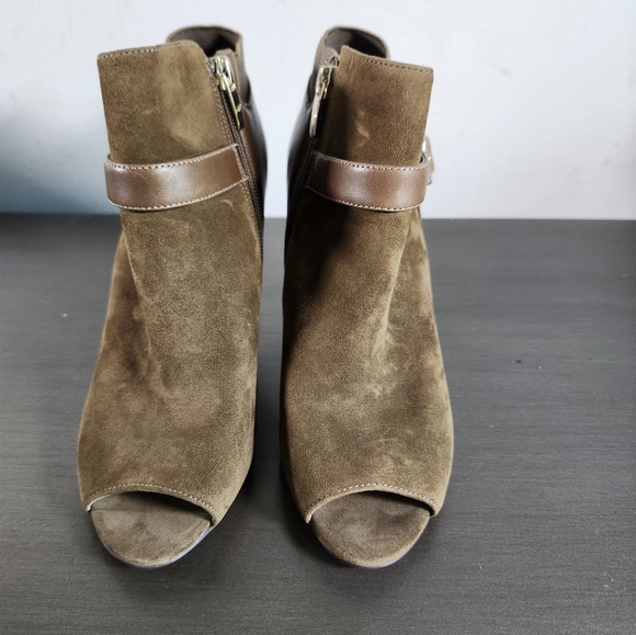 Marc Fisher Olive Green Brown Suede  Stilletto Open Toe Ankle Booties S 7M NWOB - Picture 2 of 9